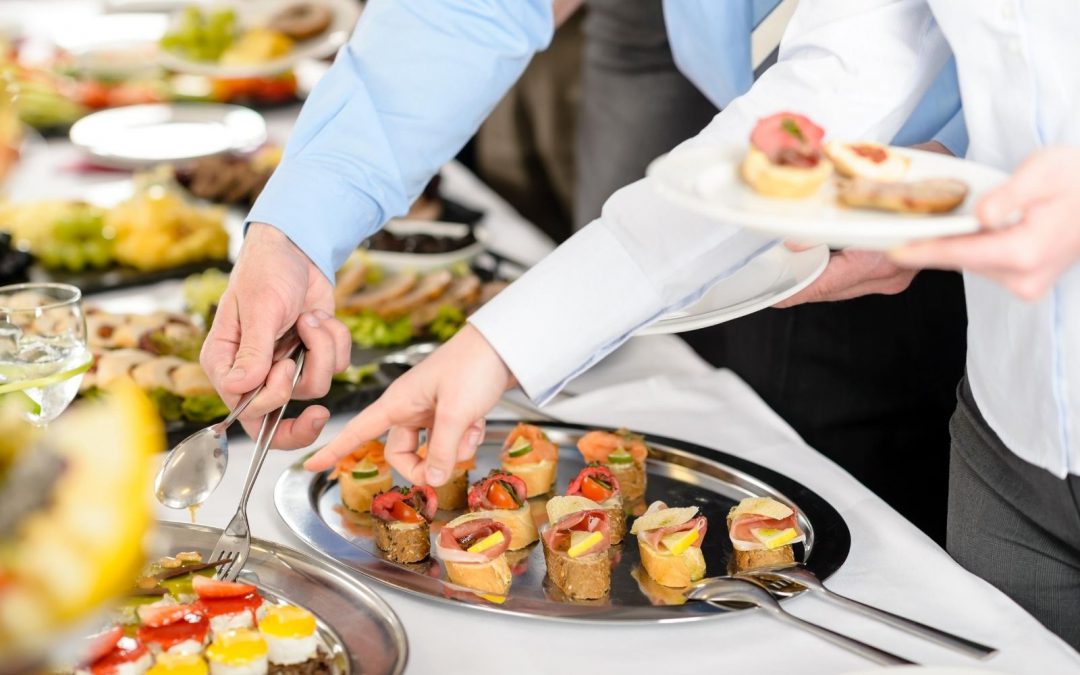 Spotkanie firmowe w restauracji? Dlaczego warto zorganizować event w restauracji?